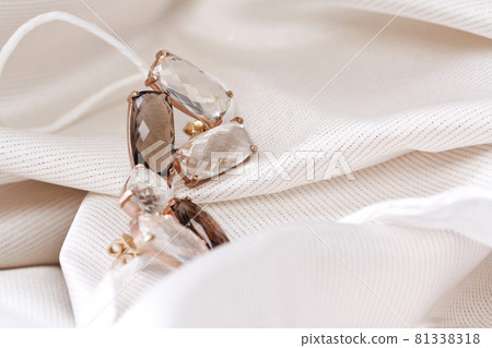 earring earring 81338318