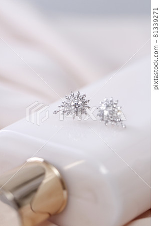 earring earring 81339271