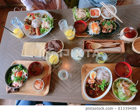 Lunch at the cafe Lunch at the cafe 81339486
