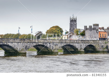 Thomond bridge, Limerick, Ireland Thomond bridge, Limerick, Ireland 81340155