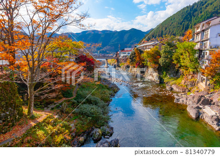 流經市內的郡上八幡、吉田川<岐阜縣郡上市> 流經市內的郡上八幡、吉田川<岐阜縣郡上市> 81340779
