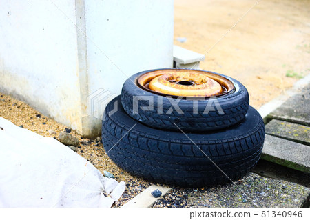 Old tire Old tire 81340946