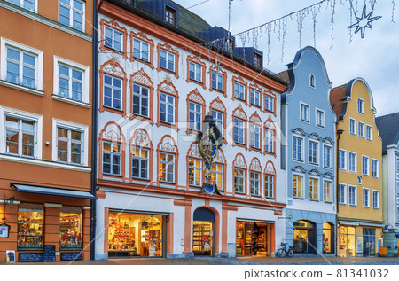 Altstadt street in Landshut, Germany 81341032