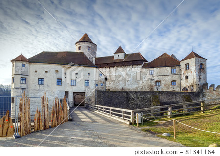 Main castle in Burghausen Castle, Germany Main castle in Burghausen Castle, Germany 81341164