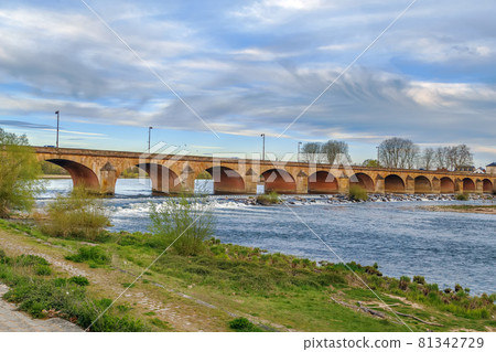 Bridge in Nevers, Burgundy, France Bridge in Nevers, Burgundy, France 81342729