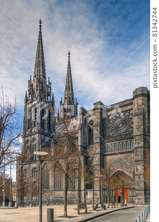 Clermont-Ferrand Cathedral, France Clermont-Ferrand Cathedral, France 81342744