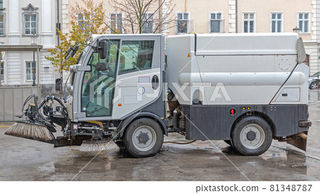 Street Sweeper Vehicle Street Sweeper Vehicle 81348787
