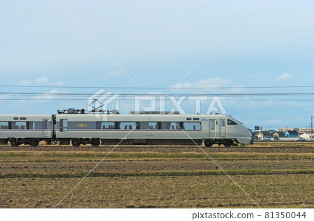 北陸本線三河加賀笠間JR西683系列S02編隊①黑682-2002(金澤)山邊 北陸本線三河加賀笠間JR西683系列S02編隊①黑682-2002(金澤)山邊 81350044