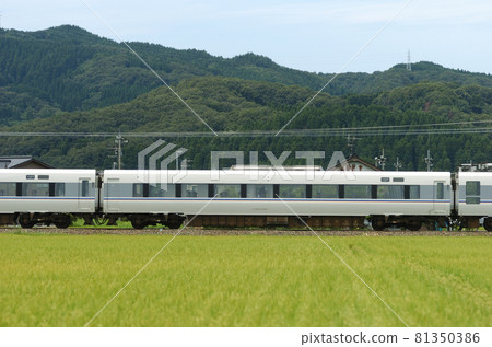 Hokuriku Main Line Isurugi-Fukuoka JR West 683 series S08 formation ② Moha 683-3408 (Kanazawa) mountain side Hokuriku Main Line Isurugi-Fukuoka JR West 683 series S08 formation ② Moha 683-3408 (Kanazawa) mountain side 81350386
