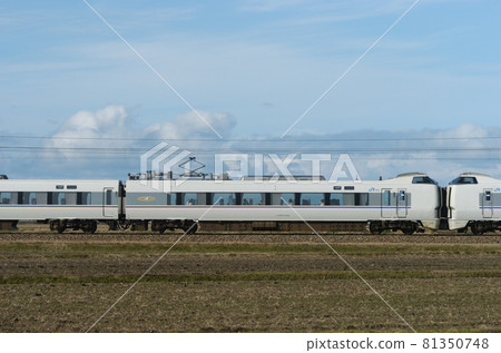 北陸本線三河加賀笠間JR西683系列S28編隊①久羽682-2708(金澤)山邊 北陸本線三河加賀笠間JR西683系列S28編隊①久羽682-2708(金澤)山邊 81350748