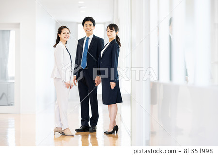 Portrait of a young business person Photographing cooperation: Japanese language school attached to Chuo Institute of Technology Portrait of a young business person Photographing cooperation: Japanese language school attached to Chuo Institute of Technology 81351998
