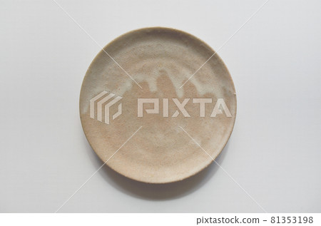 Pottery plate_Plate and white background background material Pottery plate_Plate and white background background material 81353198