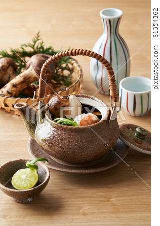 蒸蘑菇鍋 81354362