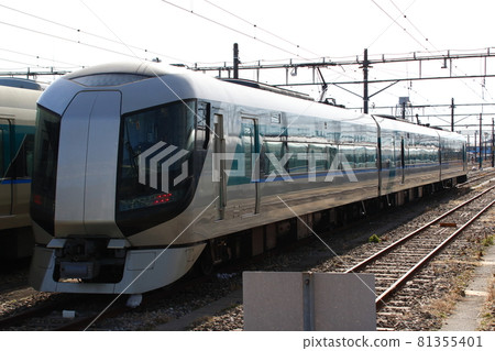 Tobu Isesaki Line at Kasukabe Inspection Zone 81355401