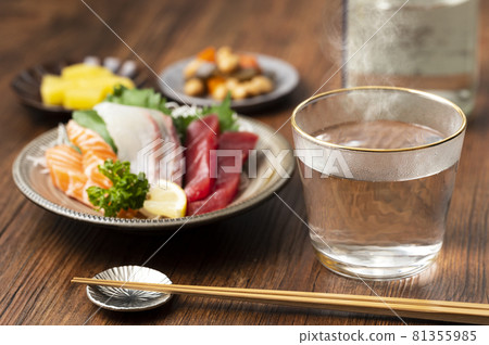 Sashimi, shochu, home drink, home drink Sashimi, shochu, home drink, home drink 81355985