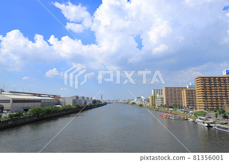 Scenery of Horikawa seen from Kiraku Bridge, Minato-ku, Nagoya Scenery of Horikawa seen from Kiraku Bridge, Minato-ku, Nagoya 81356001