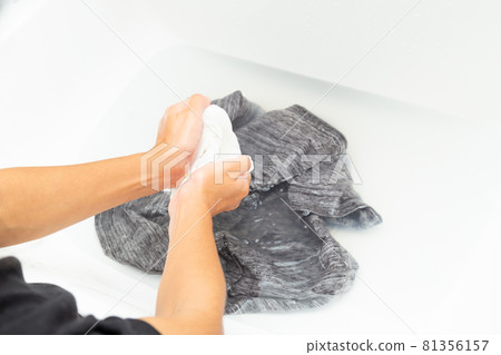 Hand wash Hand wash 81356157