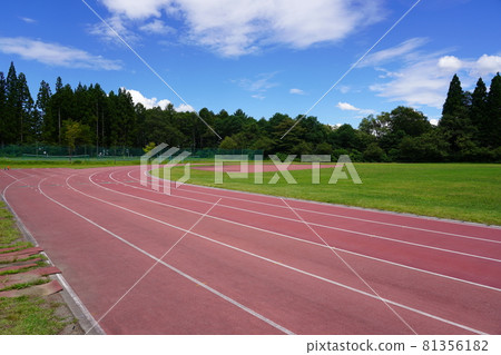 信濃町黑姬田徑場 信濃町黑姬田徑場 81356182
