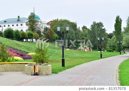 Stone path along the embankment. 81357078