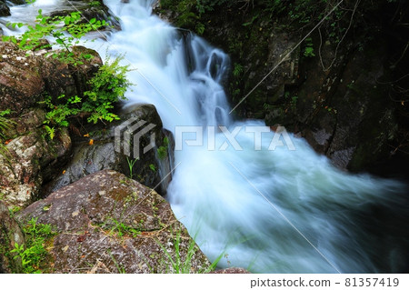 Kurobuchi Waterfall in Takao, Iga City, Mie Prefecture Kurobuchi Waterfall in Takao, Iga City, Mie Prefecture 81357419