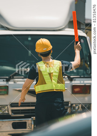 Traffic guide 81358476
