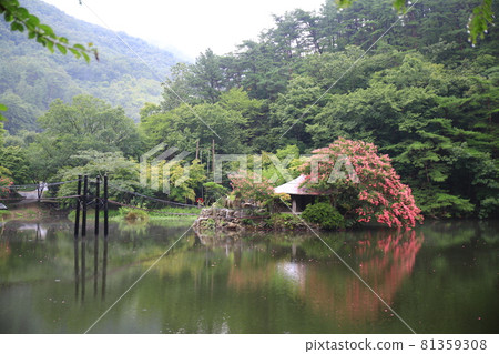 美麗的湖水倒影,一日休閒小鎮 美麗的湖水倒影,一日休閒小鎮 81359308