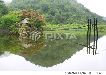 美麗的湖水倒影,一日休閒小鎮 美麗的湖水倒影,一日休閒小鎮 81359329