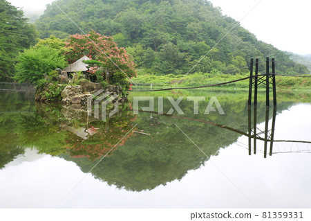 美麗的湖水倒影,一日休閒小鎮 美麗的湖水倒影,一日休閒小鎮 81359331