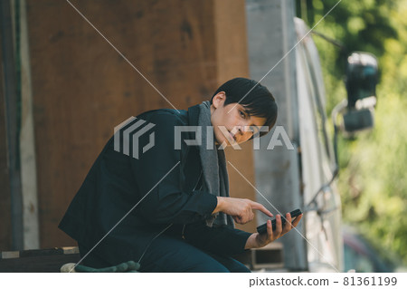 Smartphone and truck driver 81361199
