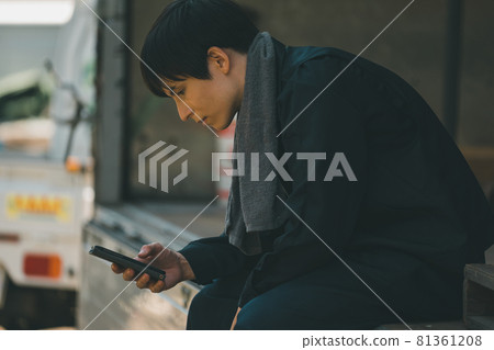 智能手機和卡車司機 81361208