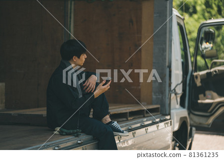 Smartphone and truck driver Smartphone and truck driver 81361235