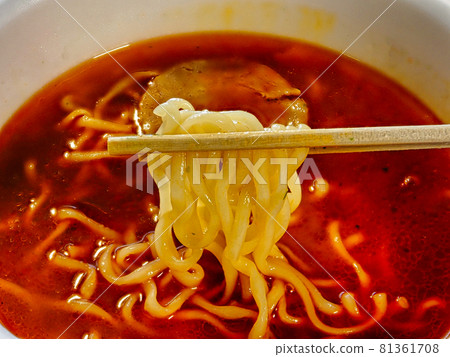 辣杯麵 81361708
