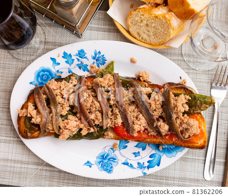 Appetizing Spanish snack Torrada de atun 81362206