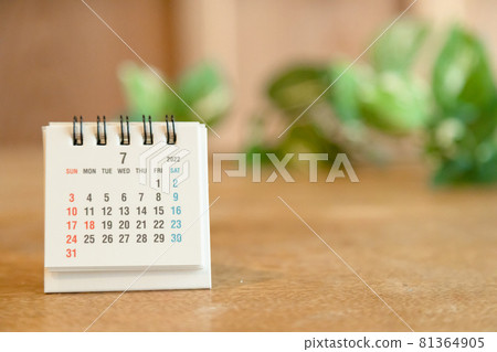 2022 年 7 月的桌面日曆 81364905
