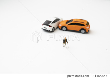Traffic accident image Traffic accident image 81365844