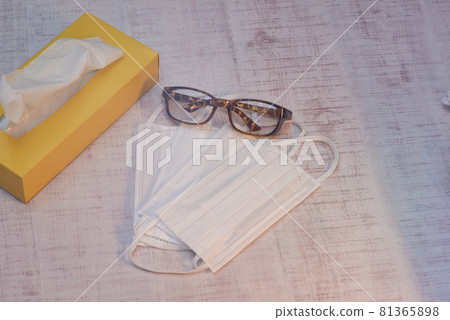 Measures against hay fever 81365898