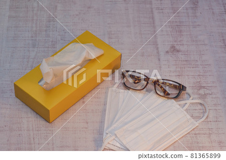 Measures against hay fever 81365899