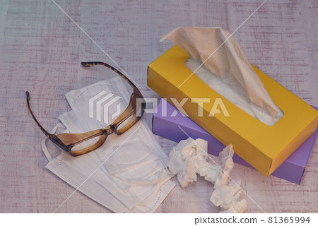 Measures against hay fever 81365994