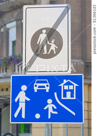 Pedestrian Zone Sign Pedestrian Zone Sign 81366185