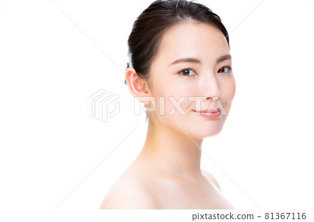 Beautiful woman 81367116