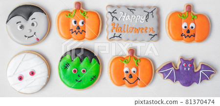 Halloween funny Cookies set on white background. Trick or Threat, Happy Halloween, Hello October, fall autumn, Festive, party and holiday concept 81370474
