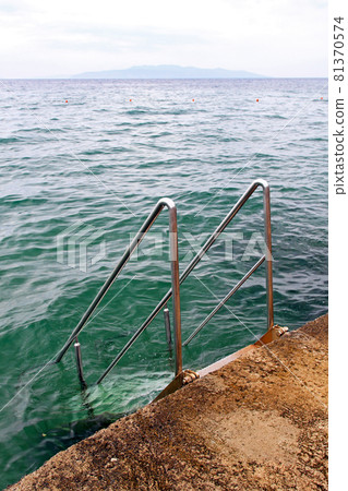 Stairway to sea 81370574