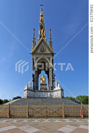 Royal memorial 81370692