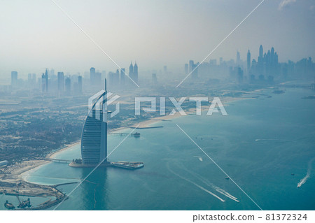 Cityscape of Dubai (United Arab Emirates) 81372324