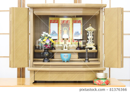 裝飾在家具式佛壇上的西本願寺佛壇2 81376366