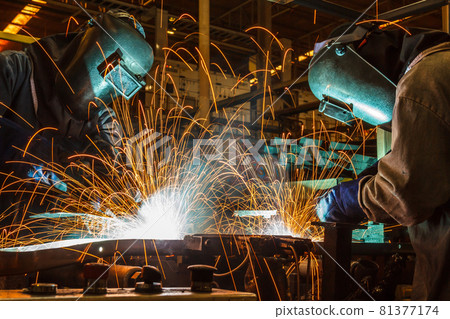 Welding with sparks Welding with sparks 81377174