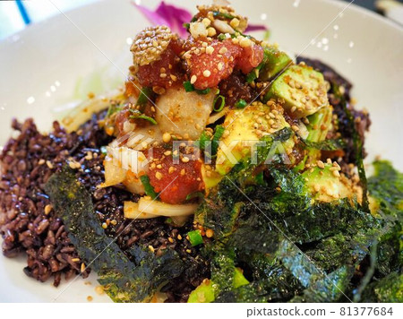 Lunch in Waikiki, Oahu, Hawaii Lunch in Waikiki, Oahu, Hawaii 81377684
