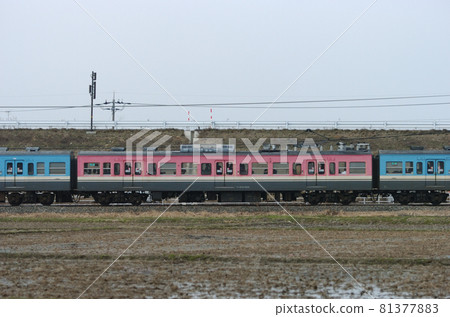 北陸本線 森本津平 JR 西 415 系列 C04 編隊 ② 茂葉 414-804(金澤) 山側 北陸本線 森本津平 JR 西 415 系列 C04 編隊 ② 茂葉 414-804(金澤) 山側 81377883