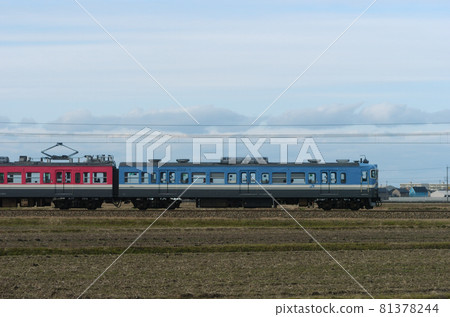 北陸本線 三河加賀笠間 JR 西 415 系列 C05 編隊 ③ 雲葉 415-805（金澤） 山側 81378244