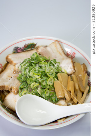 Chinese soy sauce pork bone Tokushima ramen Chinese soy sauce pork bone Tokushima ramen 81380929